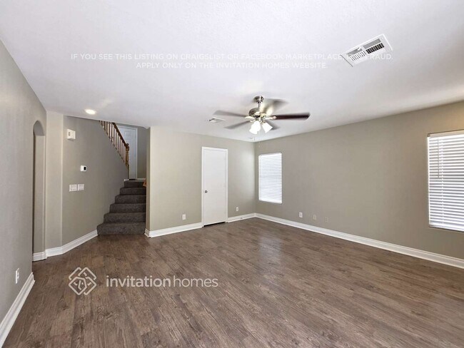 Foto del edificio - 8541 Honey Vine Ave