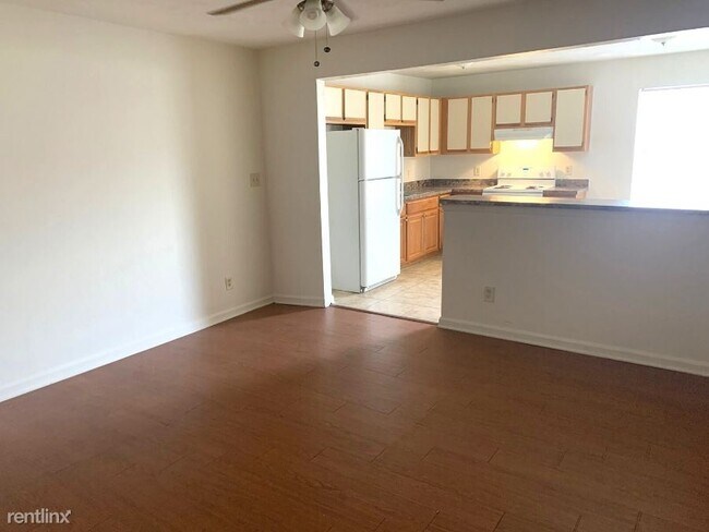 Building Photo - 3 br, 2 bath Duplex - 1015 50th St. by ODU...
