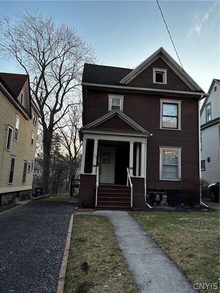 Building Photo - 131 Strong Ave