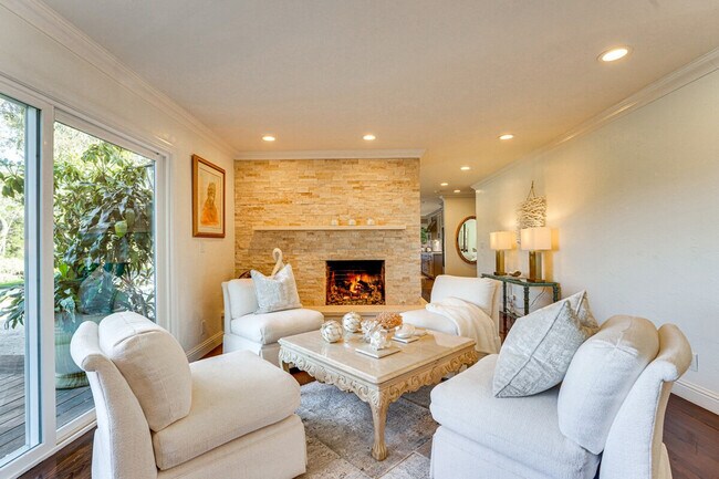 Building Photo - 1163 Arroyo Dr