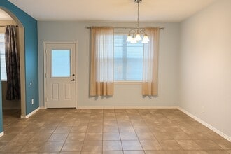 Building Photo - 6861 Dogwood Cliff Ln