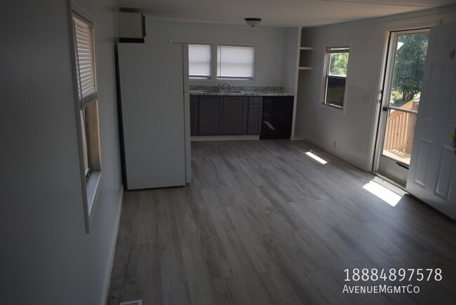 Building Photo - 715 23rd St NW