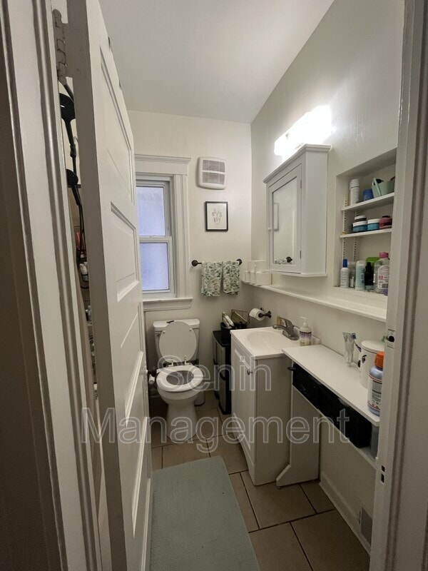 Building Photo - 4190 Hurlbut St