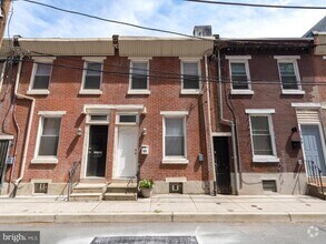 Building Photo - 1741 Sepviva St