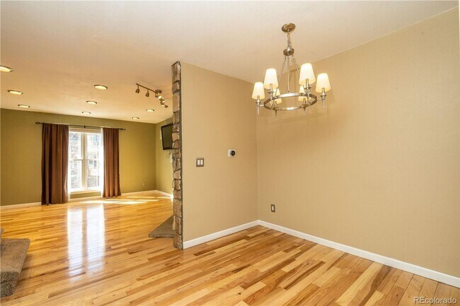 Building Photo - Beautiful Two Bedroom Two Bath Townhome in Indian Creek