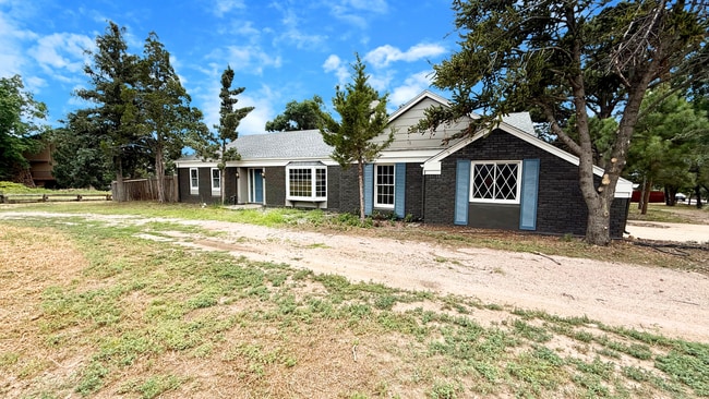 Building Photo - 5330 Miranda Rd