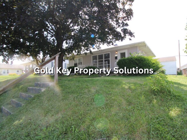 Foto del edificio - Cute 2 bed 1 bath Home For Rent W/ Detached Garage (SECTION 8 APPROVED)