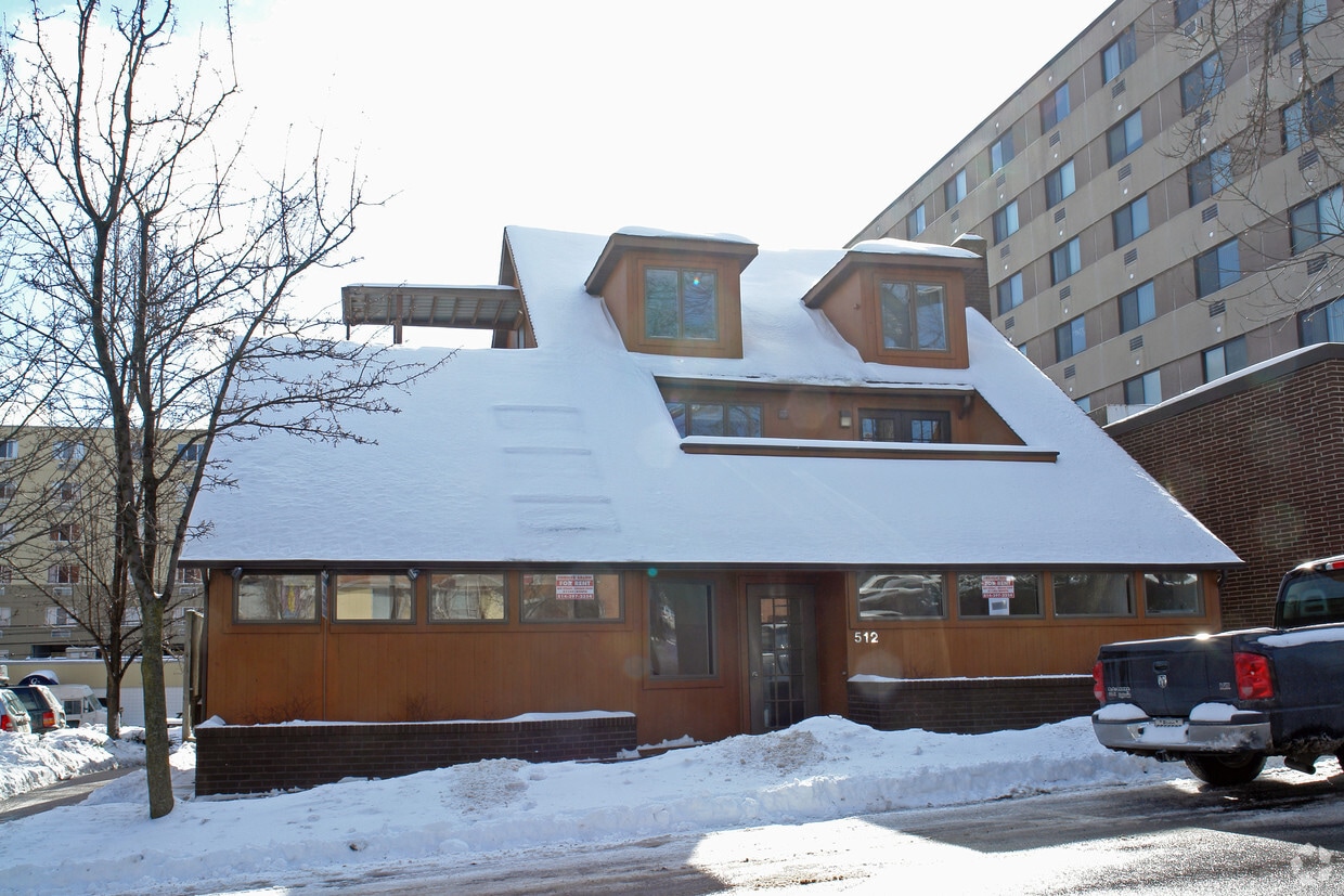 Building Photo - 512 E College Ave