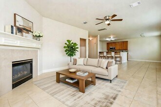 Building Photo - 2707 Silk Tree Ln