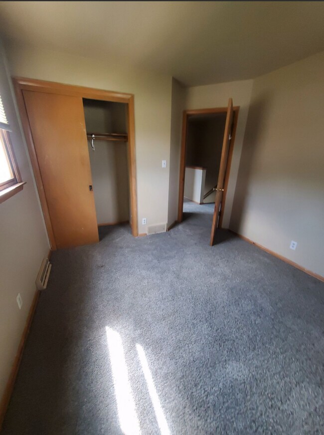 Building Photo - 4808-4810 W Mill Rd. (Townhouse)