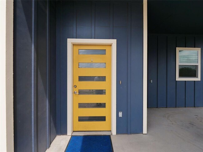 Foto del edificio - 7208 Carver Ave