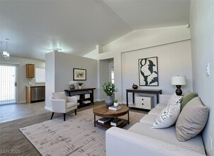 Building Photo - 5934 Gingham St