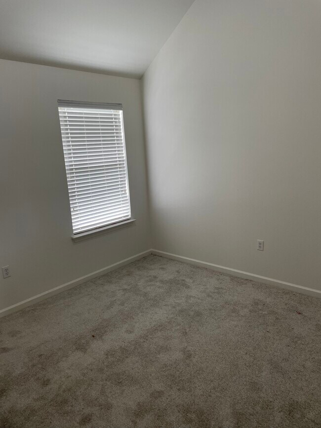 Foto del edificio - 37082 Agnes Webb Ave