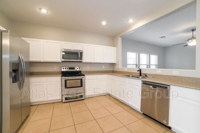 Building Photo - 805 N 111th Dr