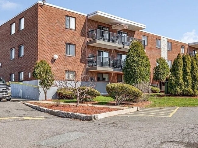 Building Photo - 400 Governors Dr