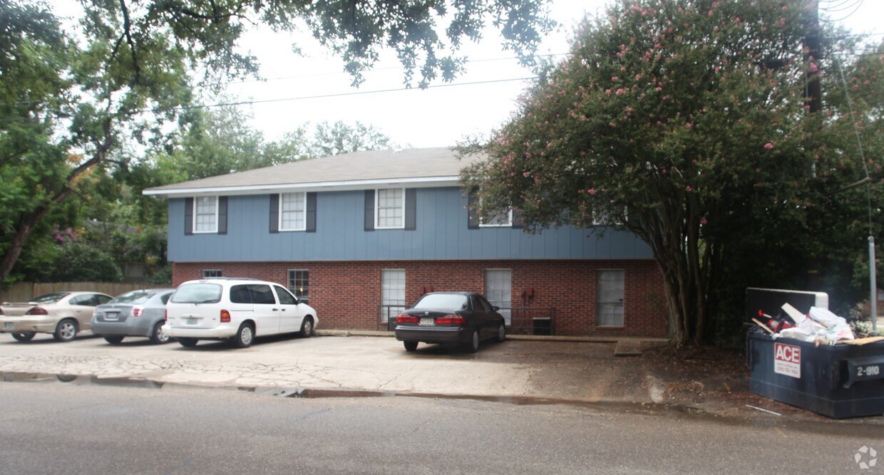 Building Photo - 242 Edison St
