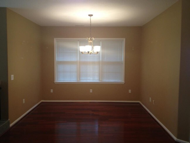 Building Photo - 108 N Shore Dr