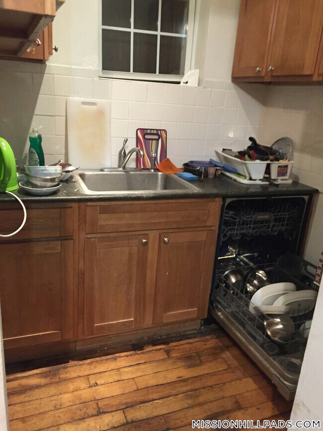 Building Photo - 16 Copenger St