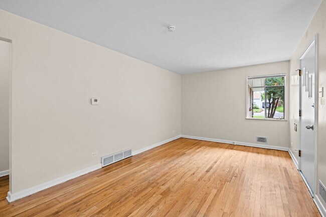 Foto del edificio - Fantastic Two Bedroom Duplex in University Neighborhood!