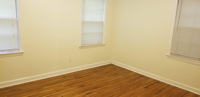 Building Photo - 541 S Reese St