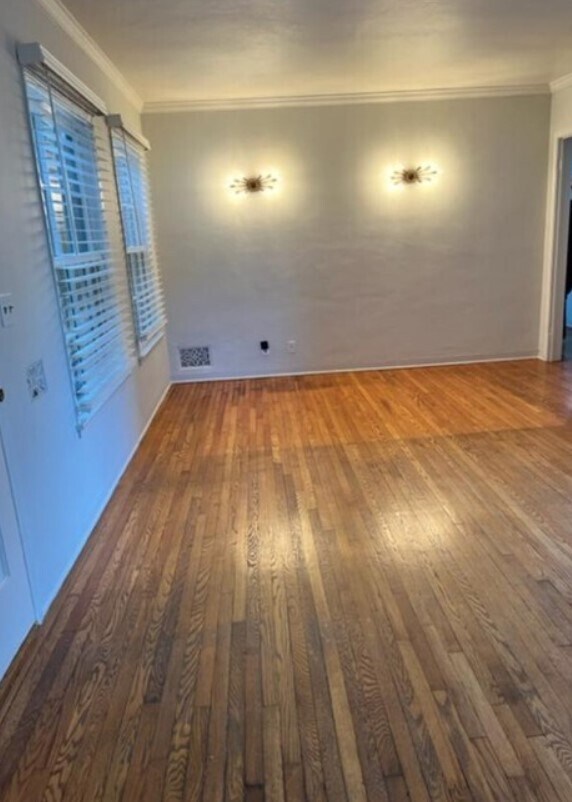 Foto del edificio - 1400-1408 N Mansfield Ave