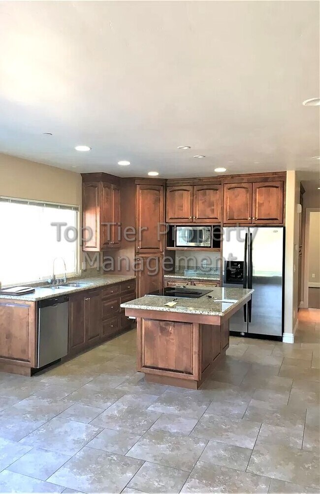 Foto del edificio - ***Beautiful 3 bed / 2.5 bath Townhome in ...
