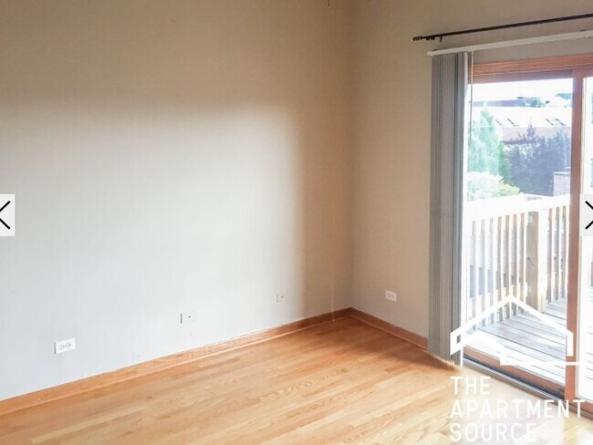 Building Photo - 1326 W Diversey Pkwy