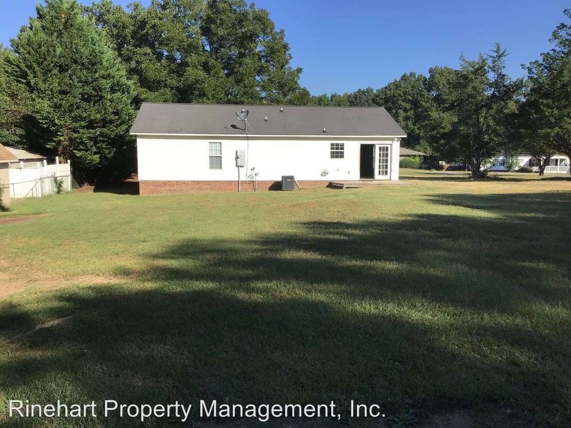 Building Photo - 3 br, 2 bath House - 741 Lawndale Circle