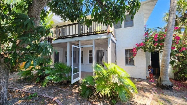 Building Photo - 315 Eucalyptus St