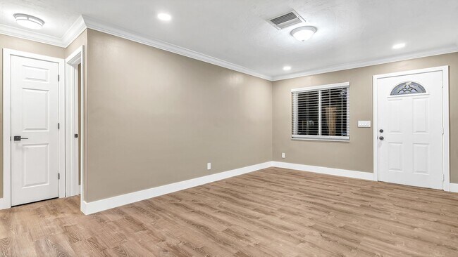 Foto del edificio - Stunning Renovated 3BD/1BA Home in Shore A...