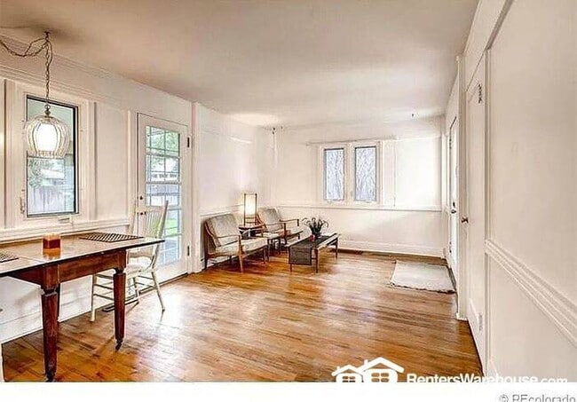 Building Photo - Charming 2 Bed 1 Bath in Great Neighborhood!