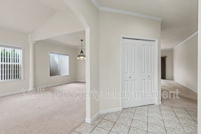 Foto del edificio - 1441 Ranier Loop NW
