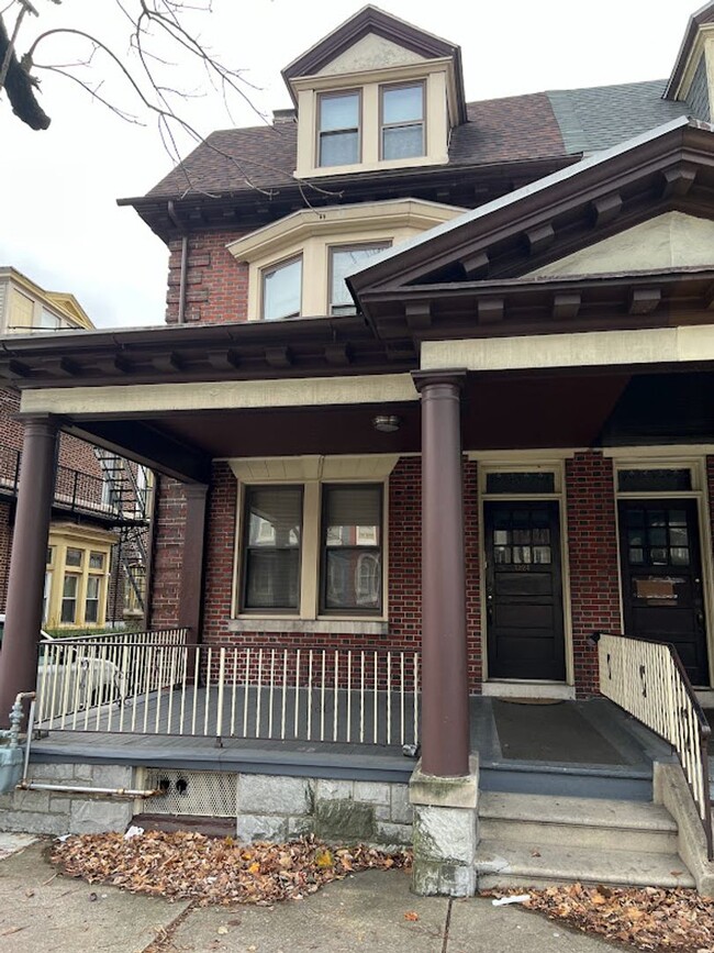 Building Photo - 1324 Perkiomen Ave