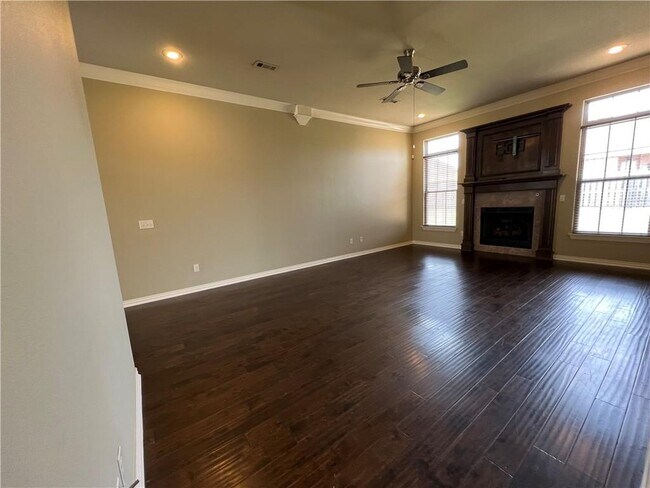 Foto del edificio - 3304 SW Briar Creek Ave