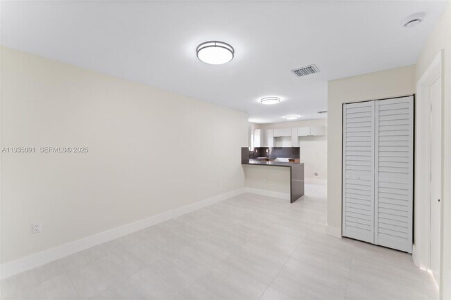 Foto del edificio - 1181 NW 66th St