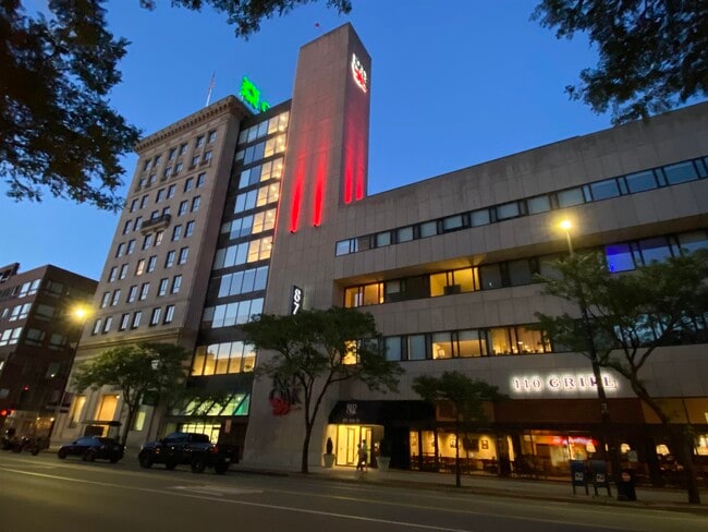 Building Photo - 875 Elm St