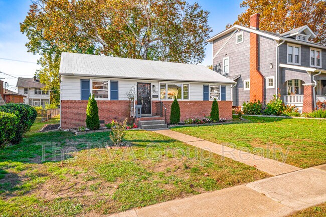 Building Photo - 3002 Moss Side Ave