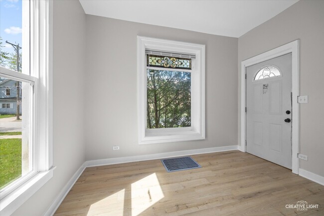 Foto del edificio - 344 Ryerson Ave