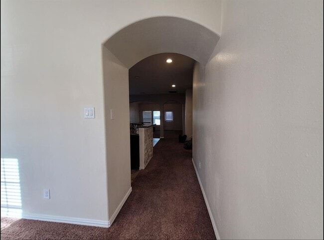 Building Photo - 3410 Hunter's Canyon