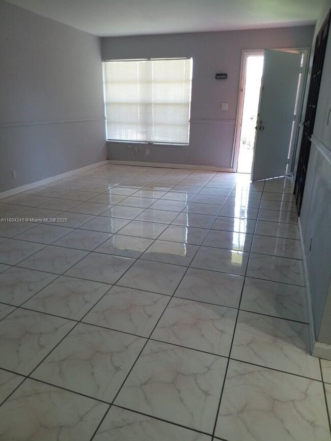 Foto del edificio - 12820 SW 43rd Dr