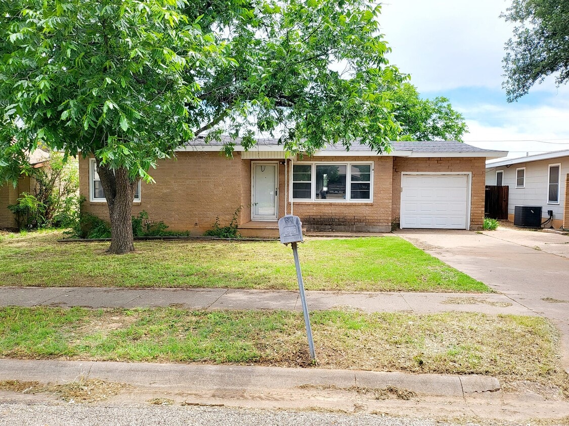 Primary Photo - 3208 42nd St