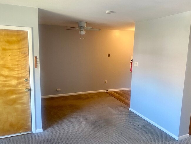 Building Photo - 2 Bedroom-1 Full Bath in South Allentown w...