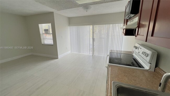 Foto del edificio - 9331 SW 4th St