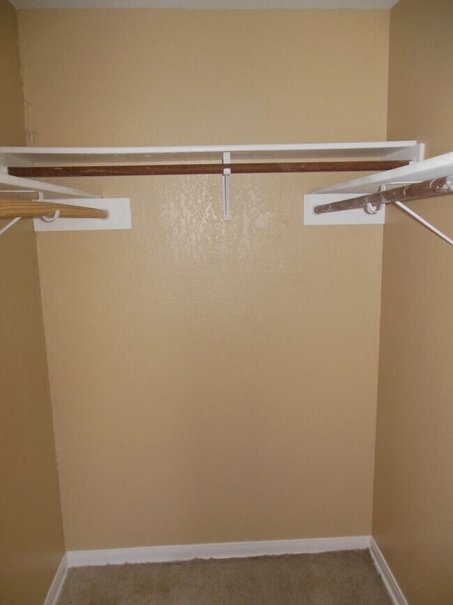 Foto del edificio - 4808 Rainbow Cir