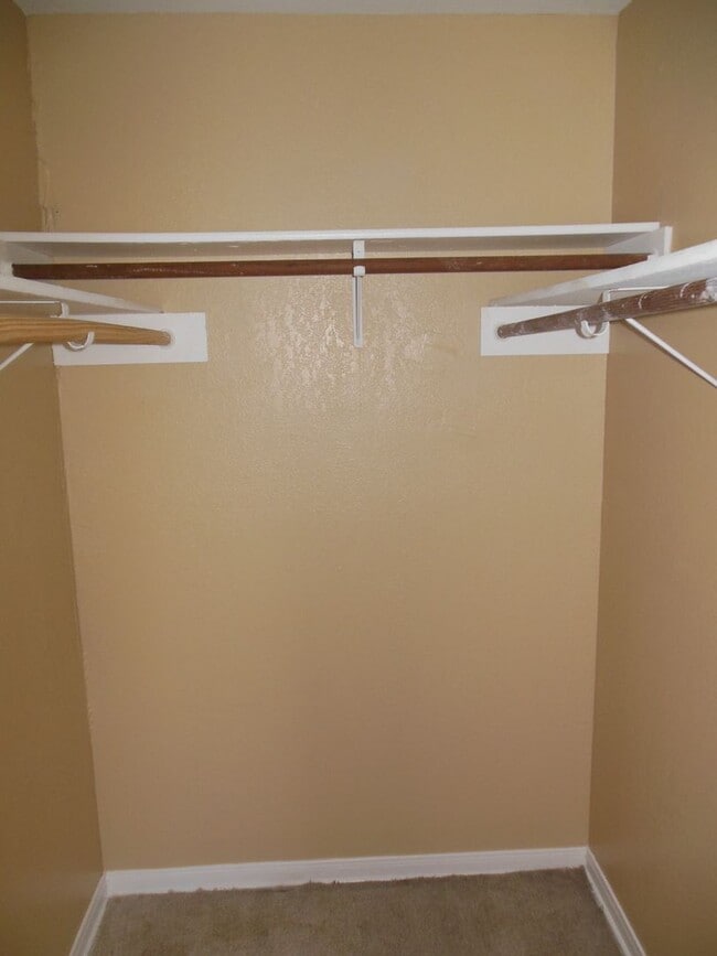 Building Photo - 4808 Rainbow Cir