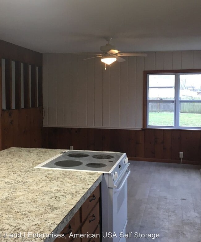 Building Photo - 3 br, 1 bath House - 1013 Hollander Front