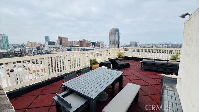 Foto del edificio - 315 W 3rd St