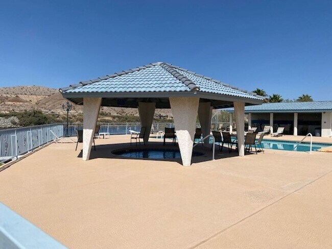 Building Photo - 2Br Waterfront  WINTER Vacation Rental Con...