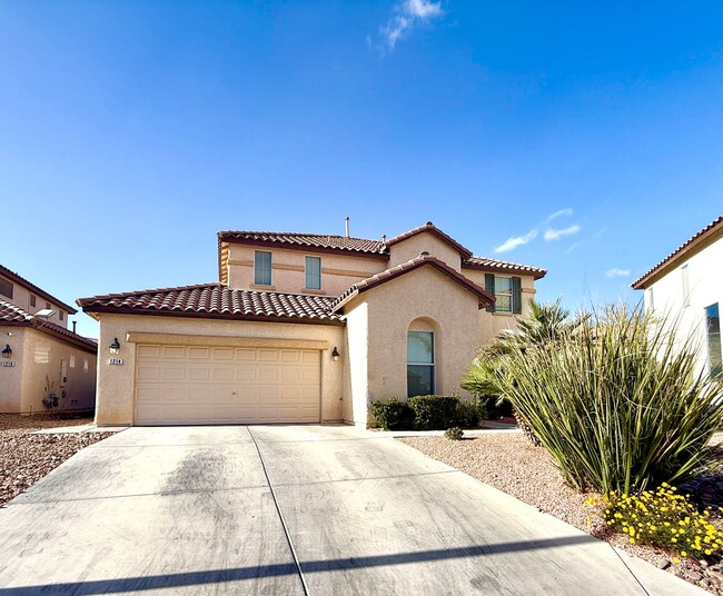 Building Photo - 5 Bedroom home in North Las Vegas with a P...