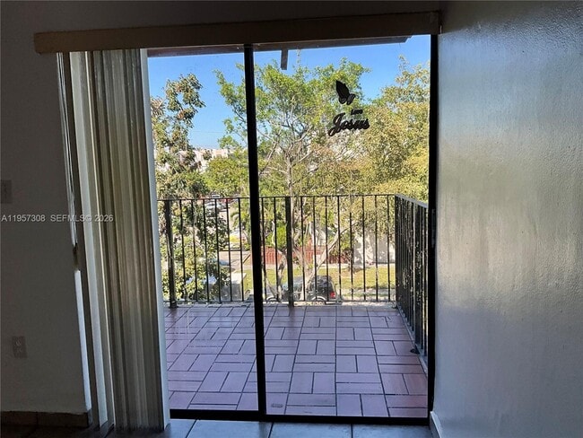 Foto del edificio - 1910 W 56th St